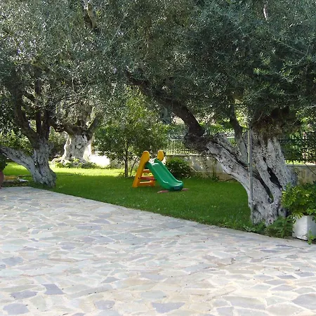 בית נופש Annas *